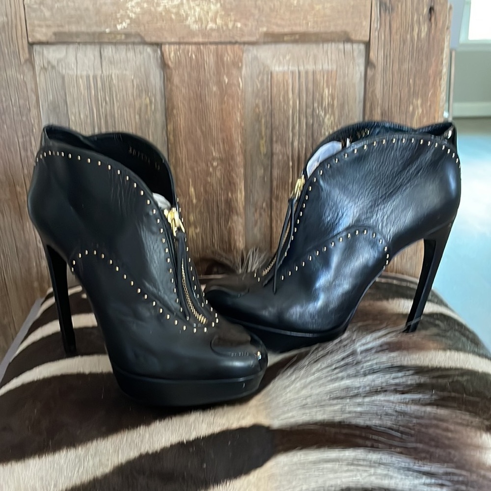 Alexander McQueen Blk Smooth & Patent Leather Gold Studded Platform Heels 38.5 - Picture 5 of 12